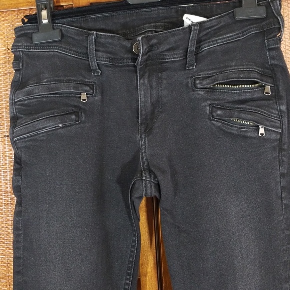 h and m jeans black